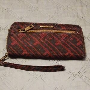 Travelon RFID Wristlet In Navy And Burgundy, Excellent Used Condition.